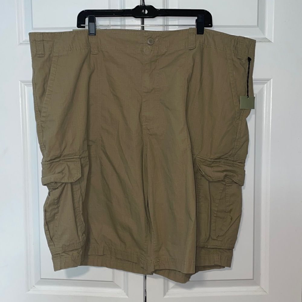 Goodfellow & Co. khaki cargo shorts size 48